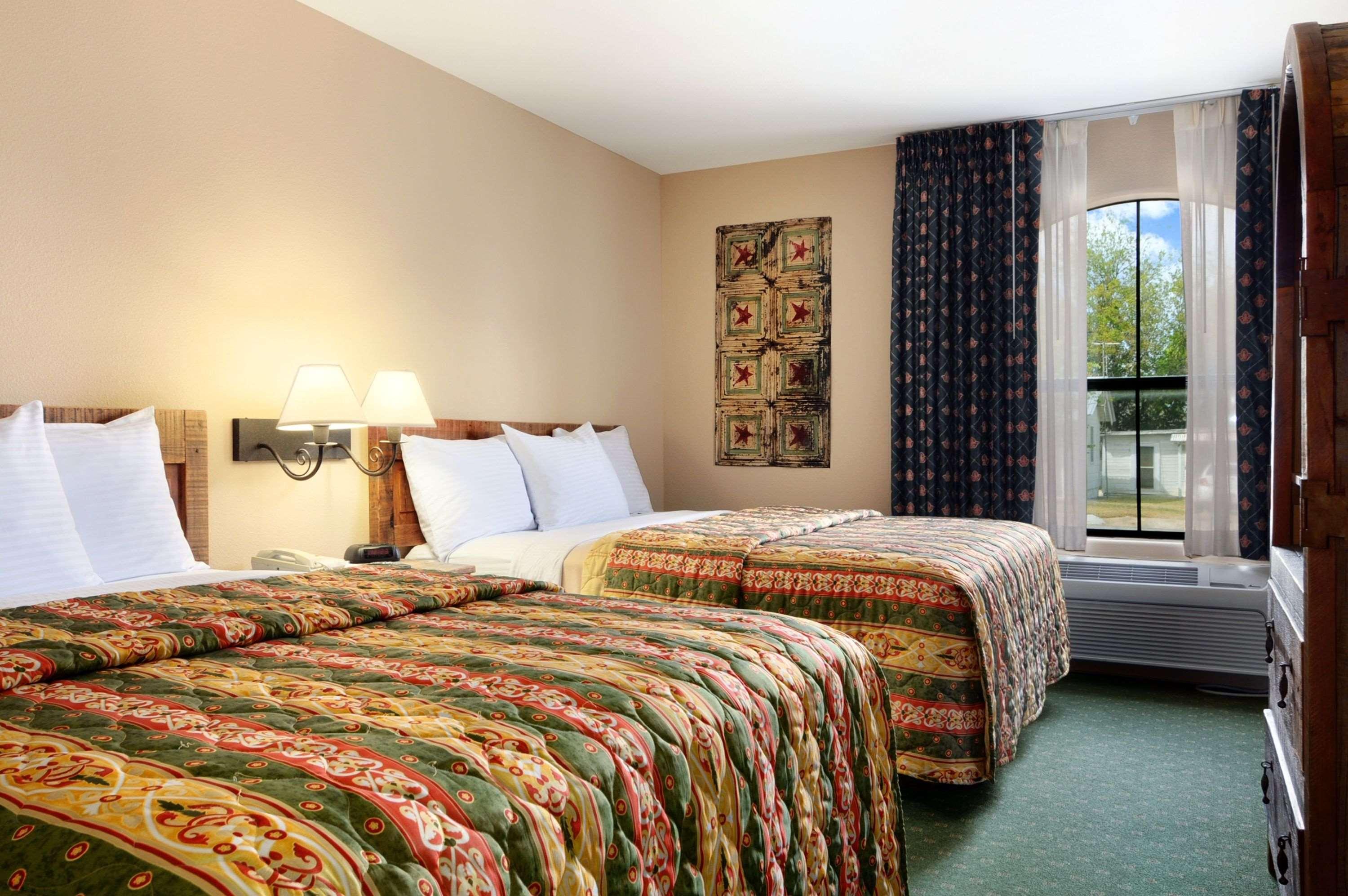 Days Inn & Suites By Wyndham Llano מראה חיצוני תמונה